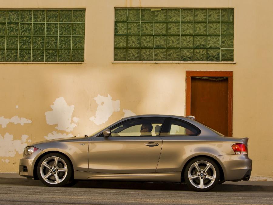  BMW 135i Coupe 2008 года  (US) (фото 18 из 22)